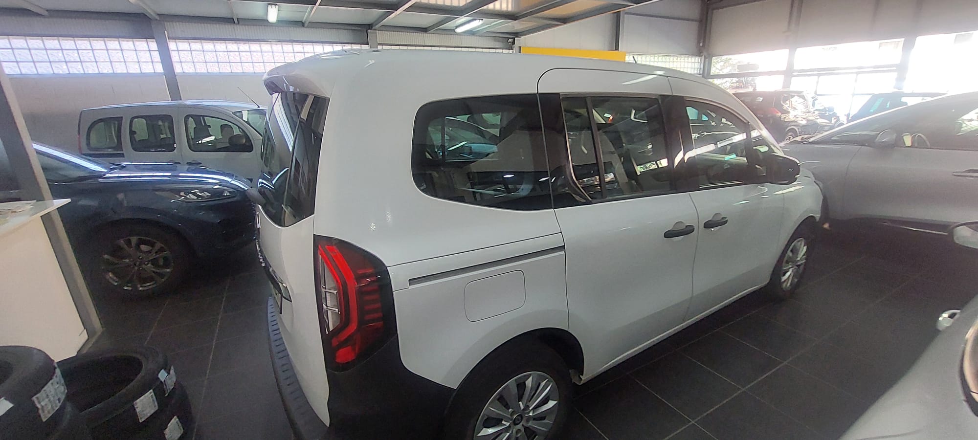 Renault Kangoo Combi 1.5 dci 95cv miniatura 4